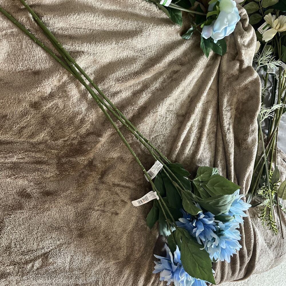 Artificial Silk Dahlia Blue 25” Stem Ashland New With Tags